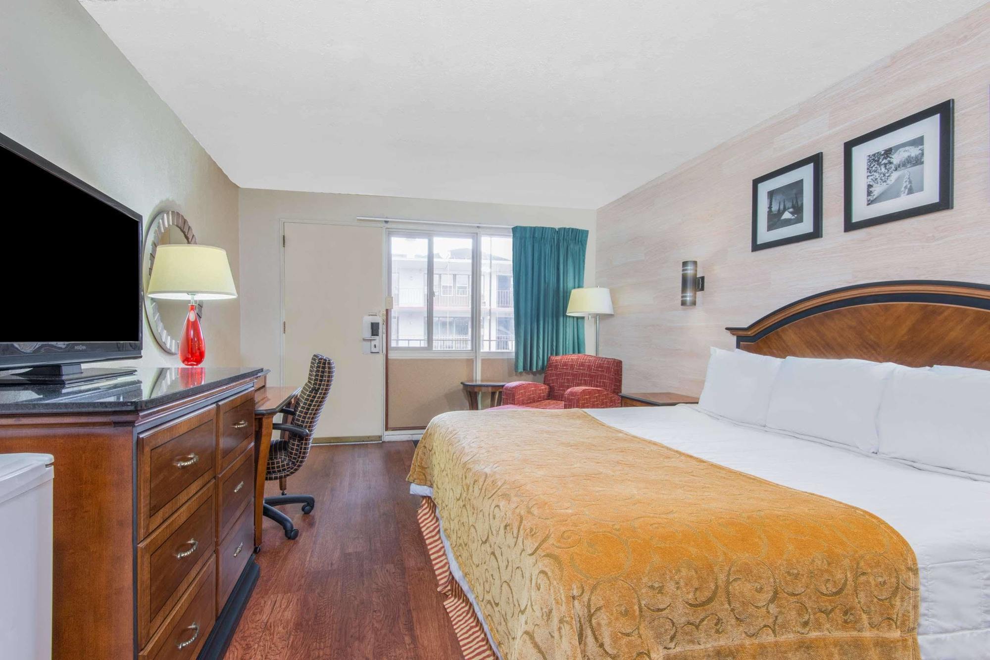Days Inn Missoula University Екстериор снимка